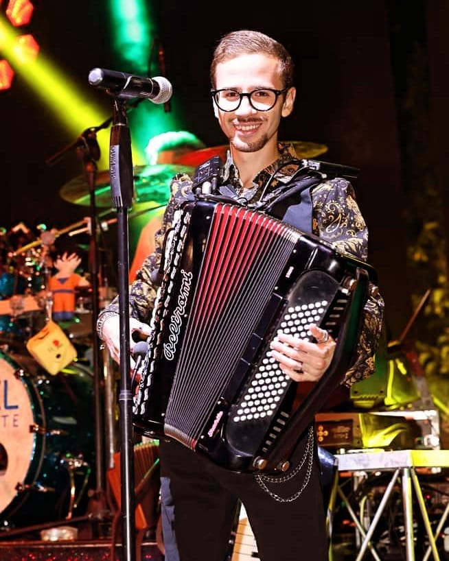 Manuel Burroni sul palco in live